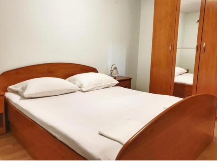 Apartmanibeta Stara Novalja Bagian luar foto